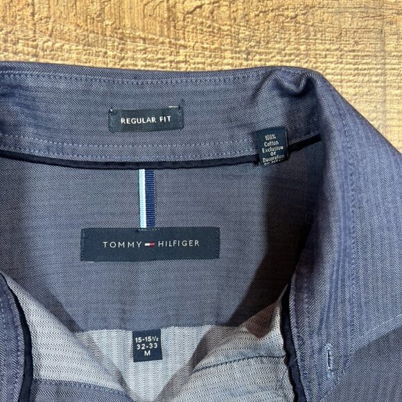 Tommy Hilfiger Regular Fit Blue Button Down Shirt size Medium (15-15.5) (32-33) - Picture 4 of 5
